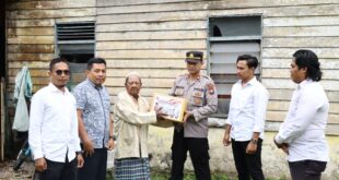 Kasat Intelkam Polres Lingga IPTU Wahyudi Pimpin Langsung Penyaluran Bantuan Sosial Kepada Masyarakat