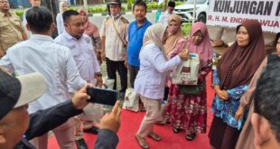 Endipat Wijaya Tampung Aspirasi Warga Km.7 Kelurahan Melayu Kota Piring