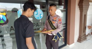 Satlantas Polres Kediri, Lakukan Giat Di Samsat Pare dengan agenda ( POLISI MENYAPA )