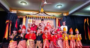 Memukau! Penampilan Drumband dan Tari Tradisional Siswa Puti Bungsu Meriahkan Pelantikan Pengurus IKMS oleh Gubernur Sumbar